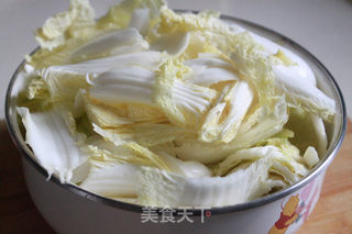 白菜炖豆腐的做法步骤：1
