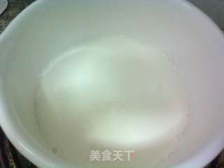 牛奶桑葚冰棍的做法步骤:2