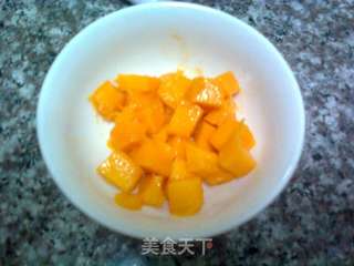 牛奶桑葚冰棍的做法步骤:4