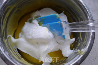 戚风蛋糕的做法步骤:13