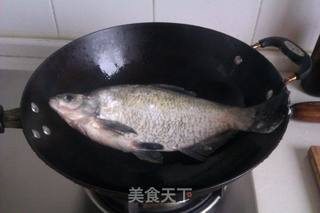 香酥烤鳊鱼的做法步骤:2