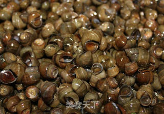 美味的辣炒田螺的做法步骤:2