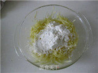 椿头大虾(配土豆丝饼)的做法步骤:5