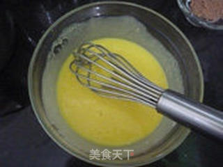 双色戚风的做法步骤:4