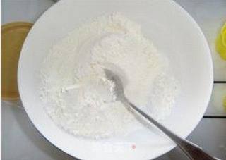清香宜人的小蛋糕——芒果小蛋糕的做法步骤:6