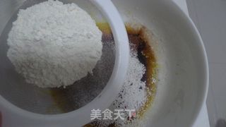 6寸可可戚风的做法步骤：5