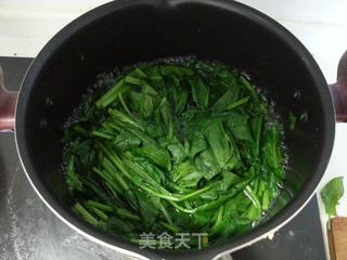 吸引小盆友的美食--翡翠蝴蝶面&螺旋面的做法步骤:2