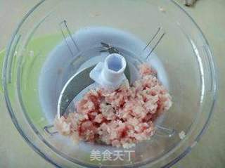 肉末炒蚕豆的做法步骤:2