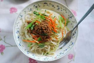 “清爽弹牙,香浓不腻”的夏季必备主食【炸酱凉面】的做法步骤:18