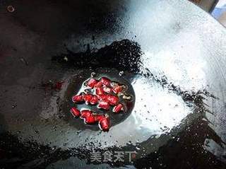 核桃香煸苦瓜的做法步骤:5