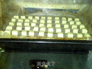 牛奶格子饼干的做法步骤：14