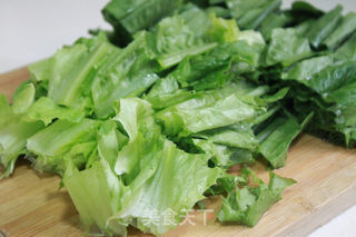 豆豉鲮鱼油麦菜的做法步骤：1