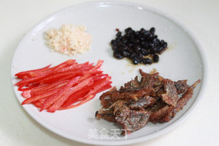 豆豉鲮鱼油麦菜的做法步骤:2