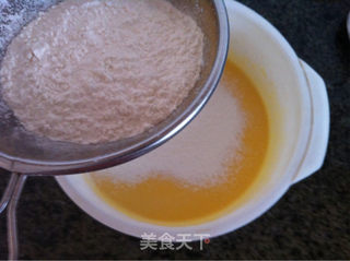 终于成功的戚风蛋糕的做法步骤:5