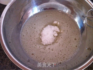 终于成功的戚风蛋糕的做法步骤:8