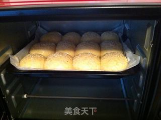 红豆芝麻餐包的做法步骤:13