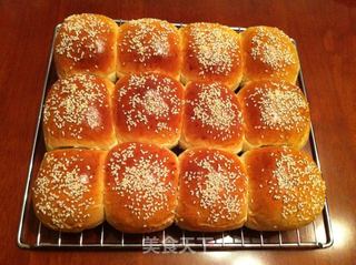 红豆芝麻餐包的做法步骤:15