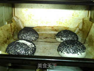 黑芝麻粉面包的做法步骤:11