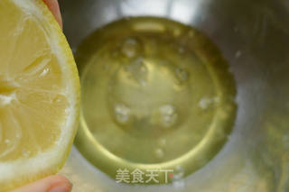 樱桃杯子蛋糕的做法步骤:2