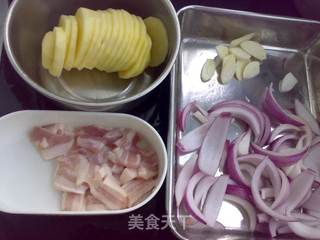 芝香土豆花肉的做法步骤:2