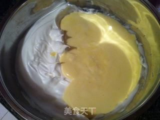 戚风蛋糕卷的做法步骤:10
