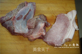 【牛肉香芹饺子】——美味不可错过的做法步骤:2