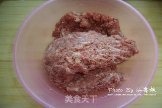 【牛肉香芹饺子】——美味不可错过的做法步骤:3