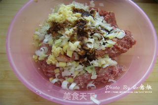 【牛肉香芹饺子】——美味不可错过的做法步骤:5