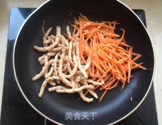 大豆蛋白丝海苔卷的做法步骤:2
