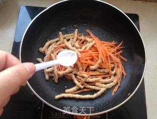 大豆蛋白丝海苔卷的做法步骤:3