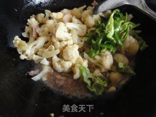 菜花炒肉的做法步骤：8