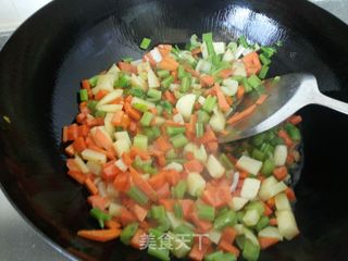 咖哩炒饭的做法步骤:3