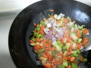咖哩炒饭的做法步骤:4