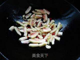 废物做菜也好吃——韭菜炒西瓜皮的做法步骤:4