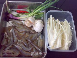 香蒜金菇鲜虾的做法步骤：1