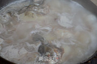 荆芥炖鱼的做法步骤:9