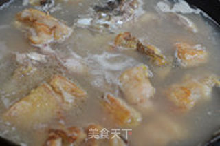 荆芥炖鱼的做法步骤:10