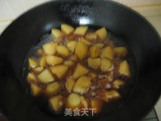 简单易做的美味——红烧土豆的做法步骤:6