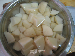 简单易做的美味——红烧土豆的做法步骤:3