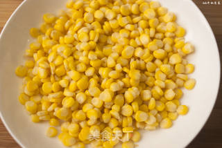 补脑养眼润肤美容营养丰富的快手好菜—松仁玉米的做法步骤:2