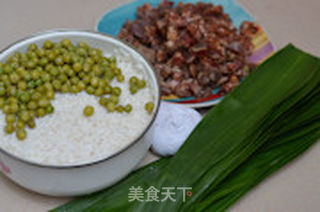 豌豆腊肠粽的做法步骤:4
