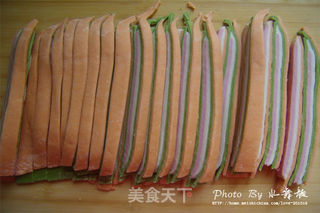 【彩虹馄饨】为宝宝打造的美食的做法步骤:8