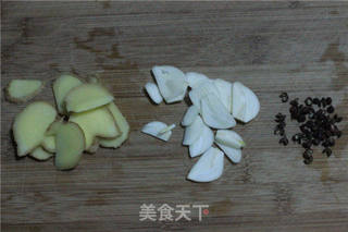 黑啤煮皮皮虾的做法步骤:4