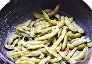下酒菜的最佳搭档——麻辣小毛豆的做法步骤:6