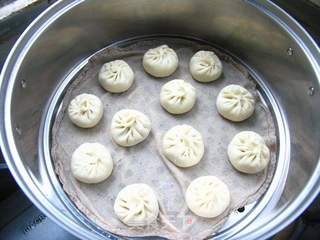 喜欢你没道理——香芹肉包的做法步骤:11