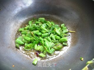 一个人的快手午餐——豆角炒馍的做法步骤:8