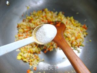 越简单越美味——胡萝卜蛋炒饭的做法步骤:11
