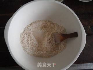 全麦戗面馒头的做法步骤:2