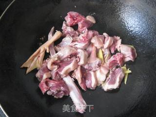 砂锅焖鸭的做法步骤:3