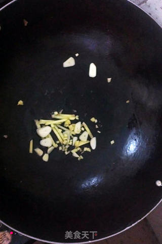 土豆香菇红烧鸡的做法步骤:5